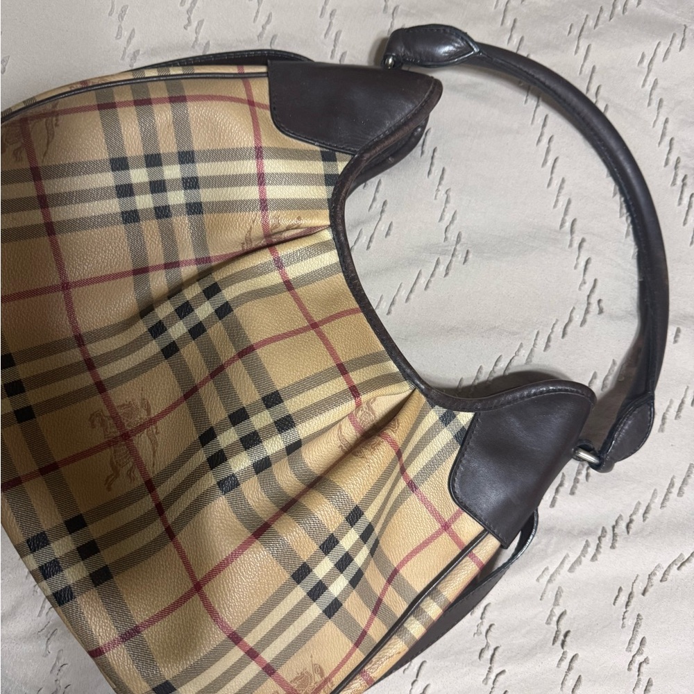 Burberry purse - Picture 9 of 9